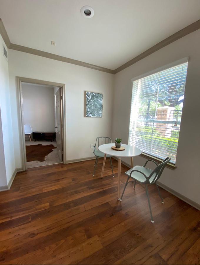 Bright & Modern Galleria Suite! 5 Star Location, Self Check In & Free Parking Houston Exteriör bild